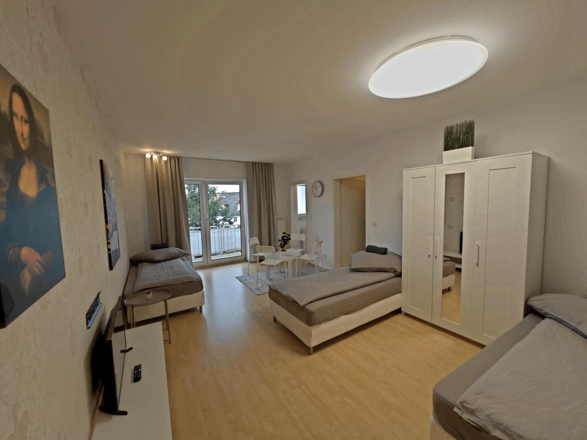 Gemuetliche 5 Personen Wohnung Obertshausen Bagian luar foto